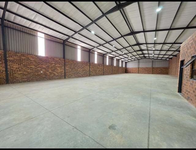 815M² WAREHOUSE TO LET IN AEROTON